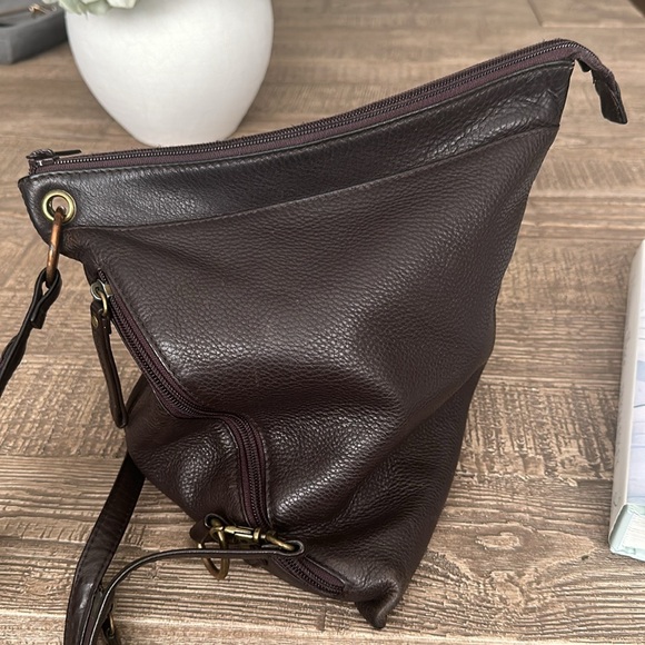 Hobo Slay Convertible Sling - Picture 14 of 16